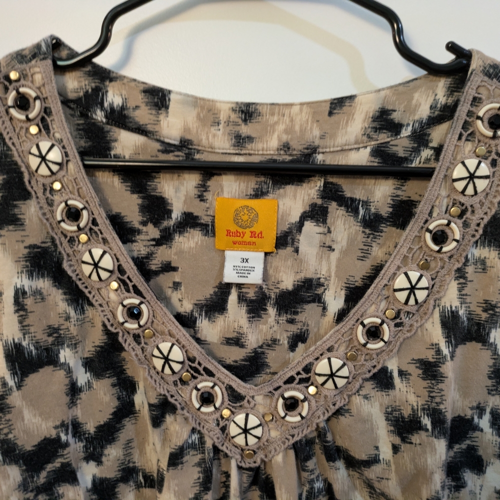 Ruby Rd. Black and Cream Patterned Blouse - image 2